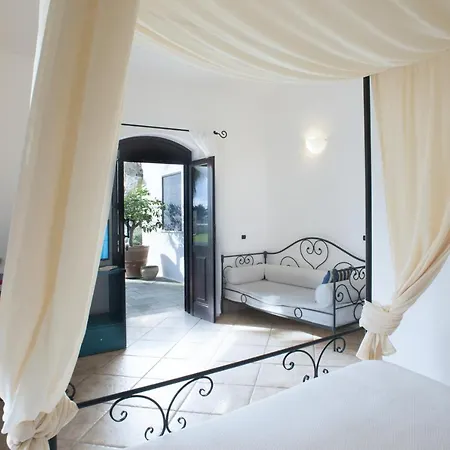 מלון Masseria Panareo 3*