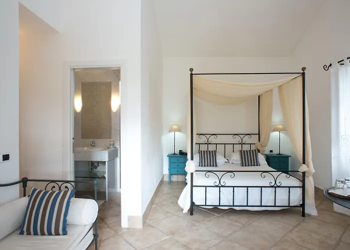 Hotel Masseria Panareo 3*