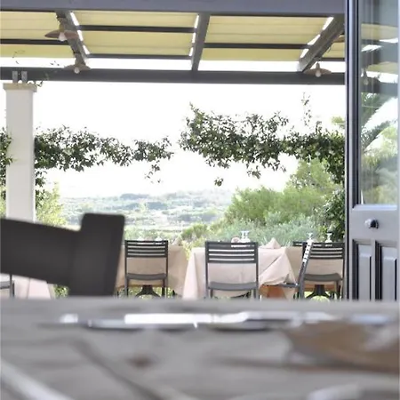 Hotel Masseria Panareo 3*