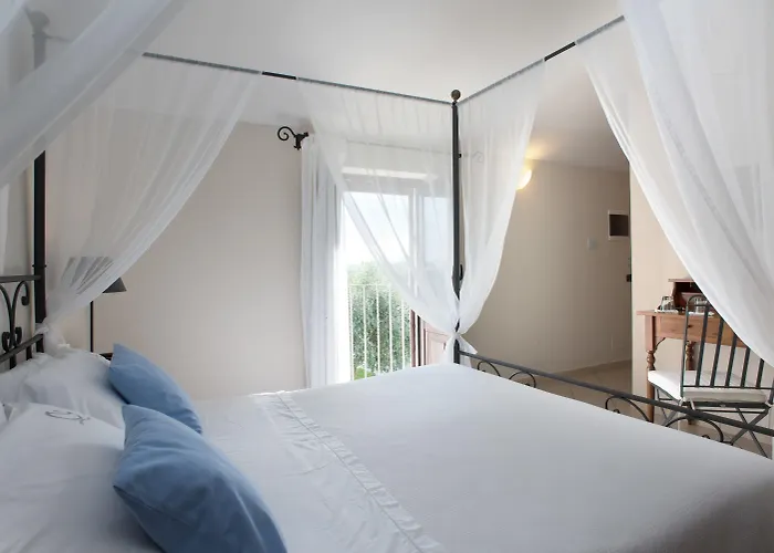 Hotel Masseria Panareo 3*